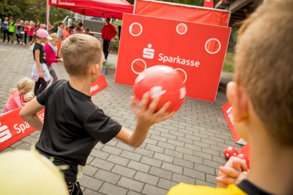 Sportbund Bautzen Newsbild - Sparkassen spenden sportlichen Bonus